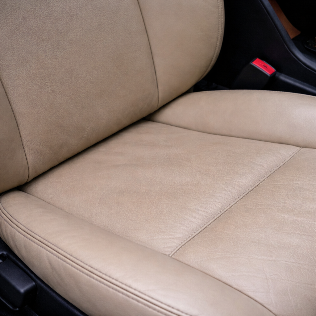 Crema nutritiva para piel y cuero del vehículo - antes aplicación