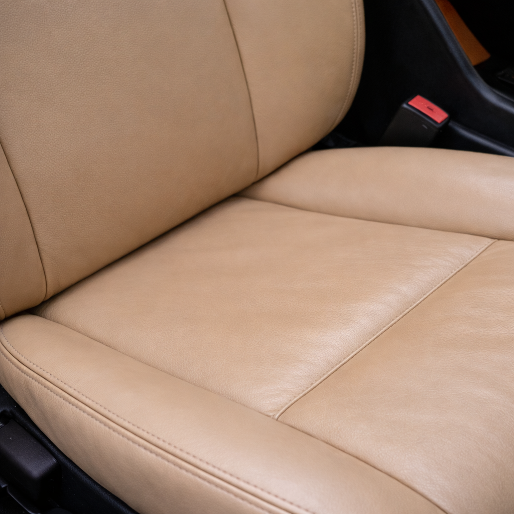 Crema nutritiva para piel y cuero del vehículo - despues aplicación