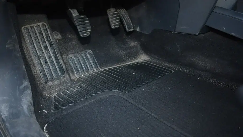Limpiar moquetas de coche